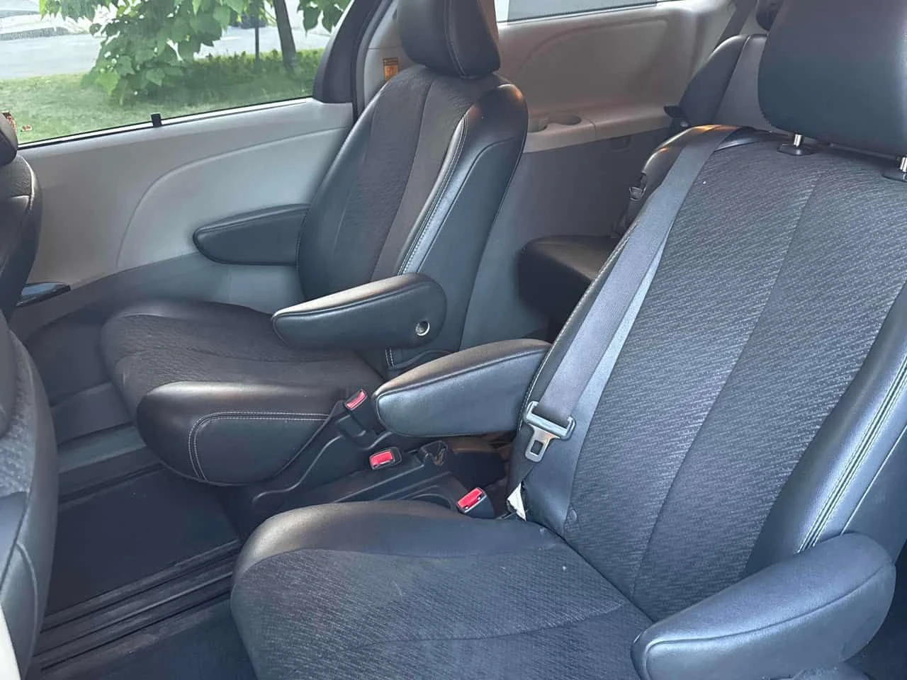 Toyota Sienna * SE * АВТОКРЕДИТ БЕЗ ПЪРВОНАЧАЛНА ВНОСКА* , снимка 10 - Автомобили и джипове - 55427270