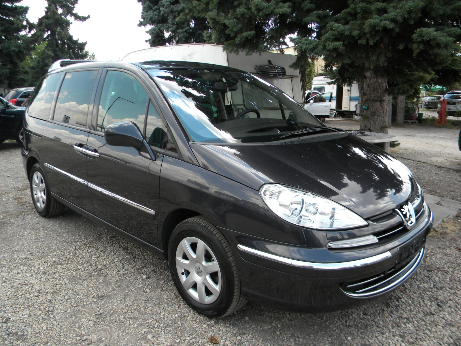 Peugeot 807 7-МЕСТА-НАВИГАЦИЯ-6 СКОРОСТИ-НОВИ ГУМИ-КАТО НОВО-