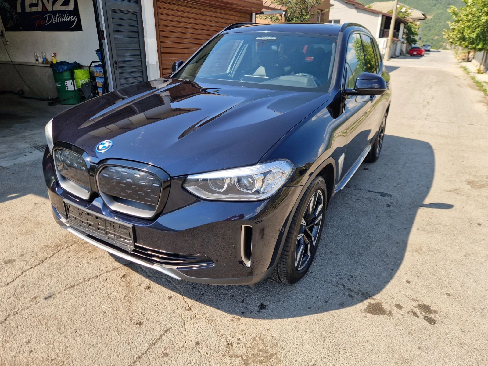 BMW iX3