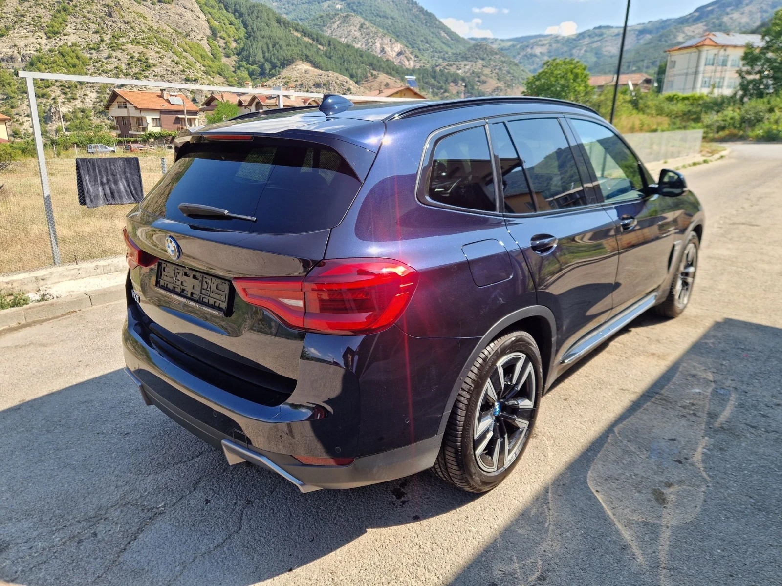 BMW iX3, снимка 3 - Автомобили и джипове - 55621507