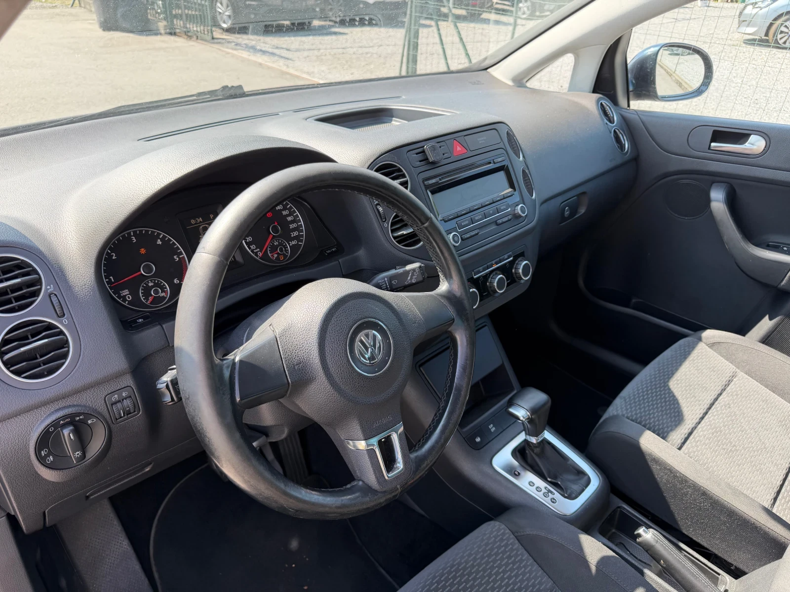 VW Golf Plus 1.6 TDI, снимка 11 - Автомобили и джипове - 56069480