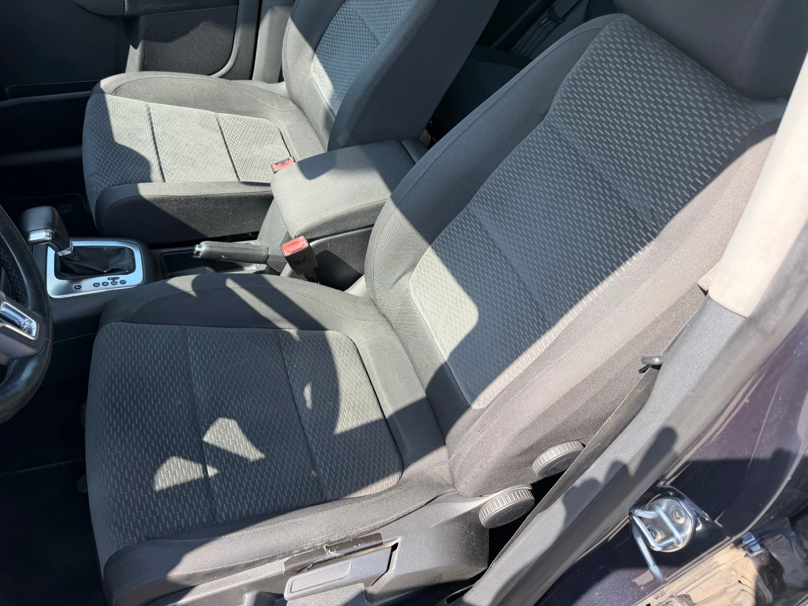 VW Golf Plus 1.6 TDI, снимка 10 - Автомобили и джипове - 56069480