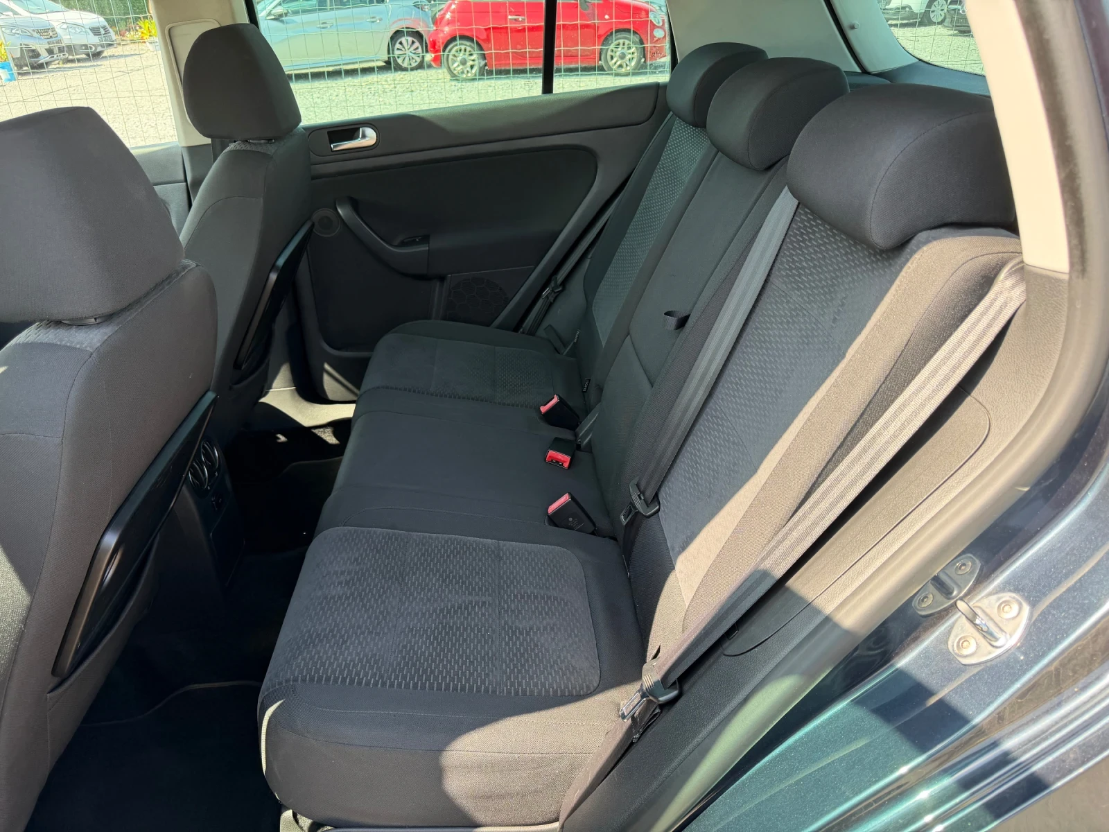 VW Golf Plus 1.6 TDI, снимка 8 - Автомобили и джипове - 56069480
