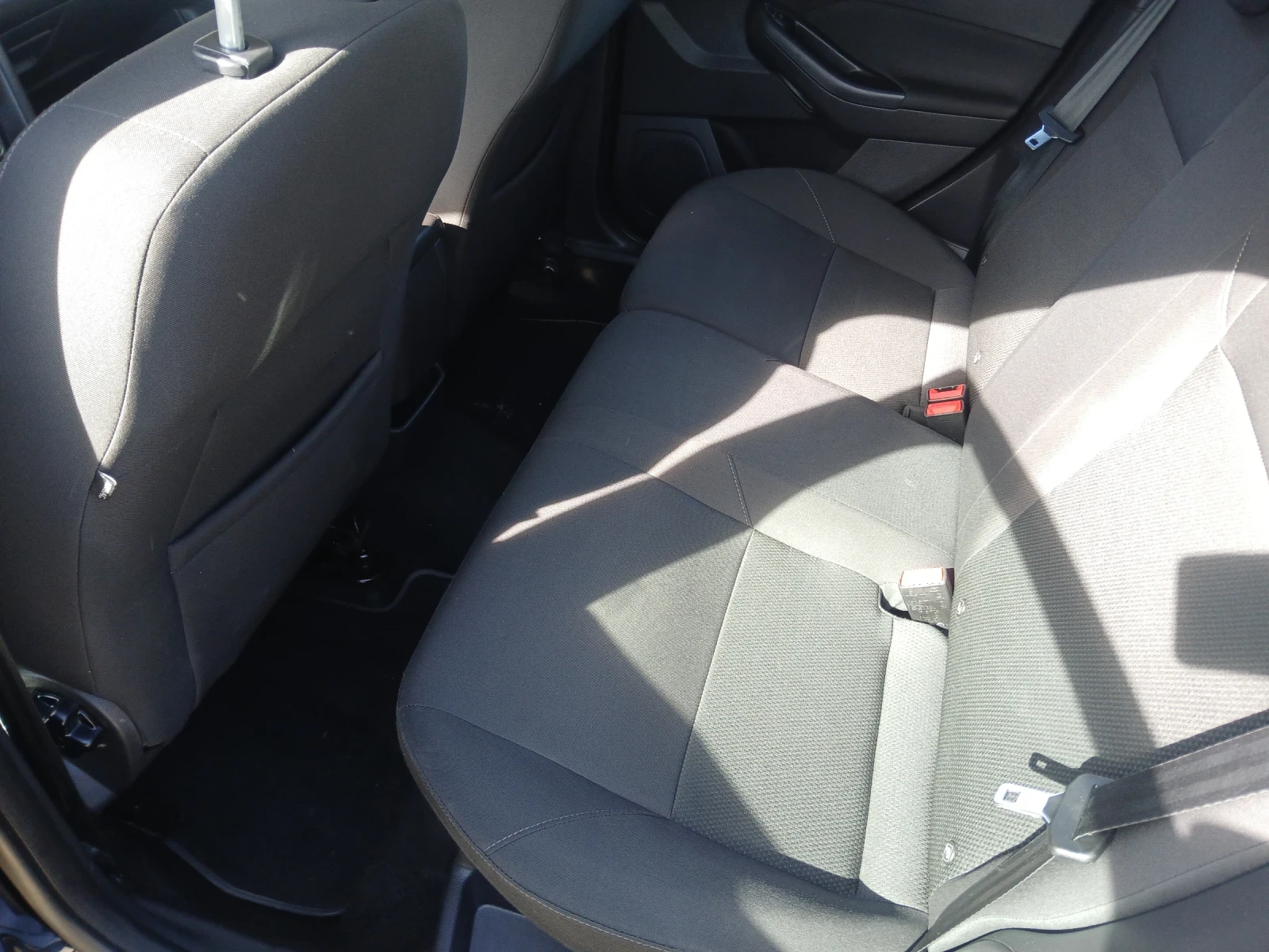 Ford Focus 1.0, снимка 9 - Автомобили и джипове - 56516161