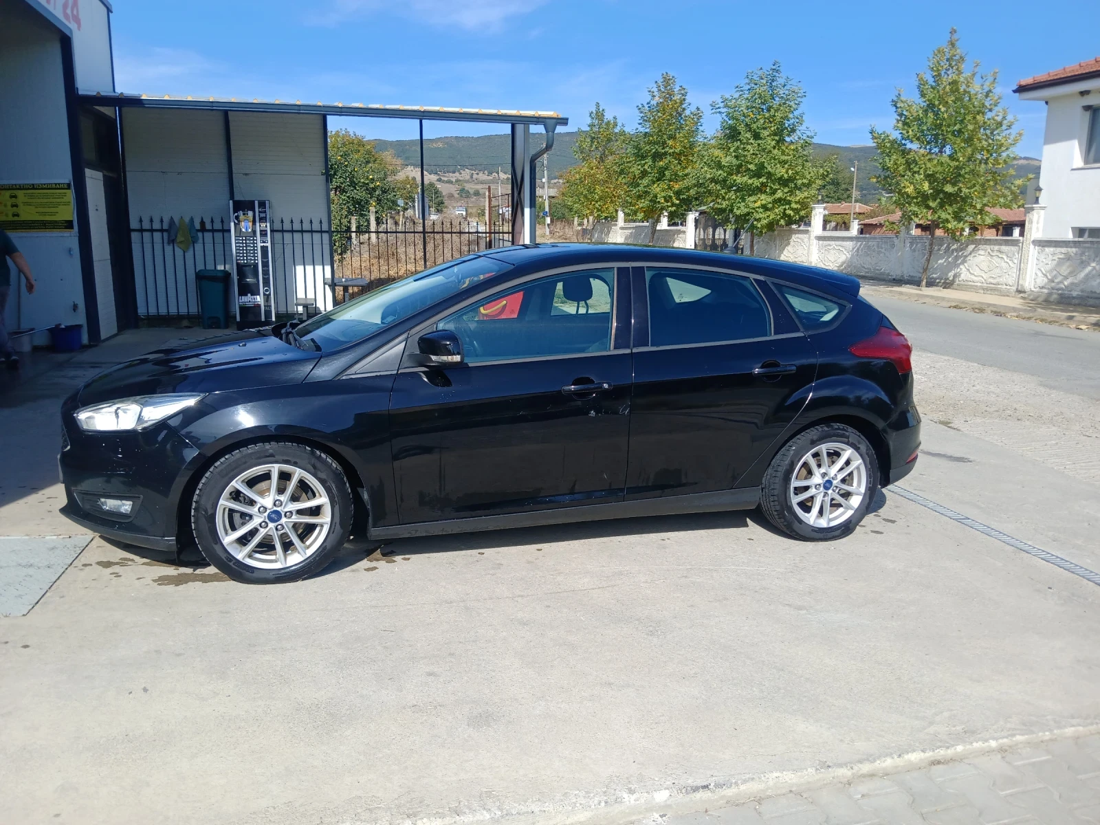 Ford Focus 1.0, снимка 3 - Автомобили и джипове - 56516161