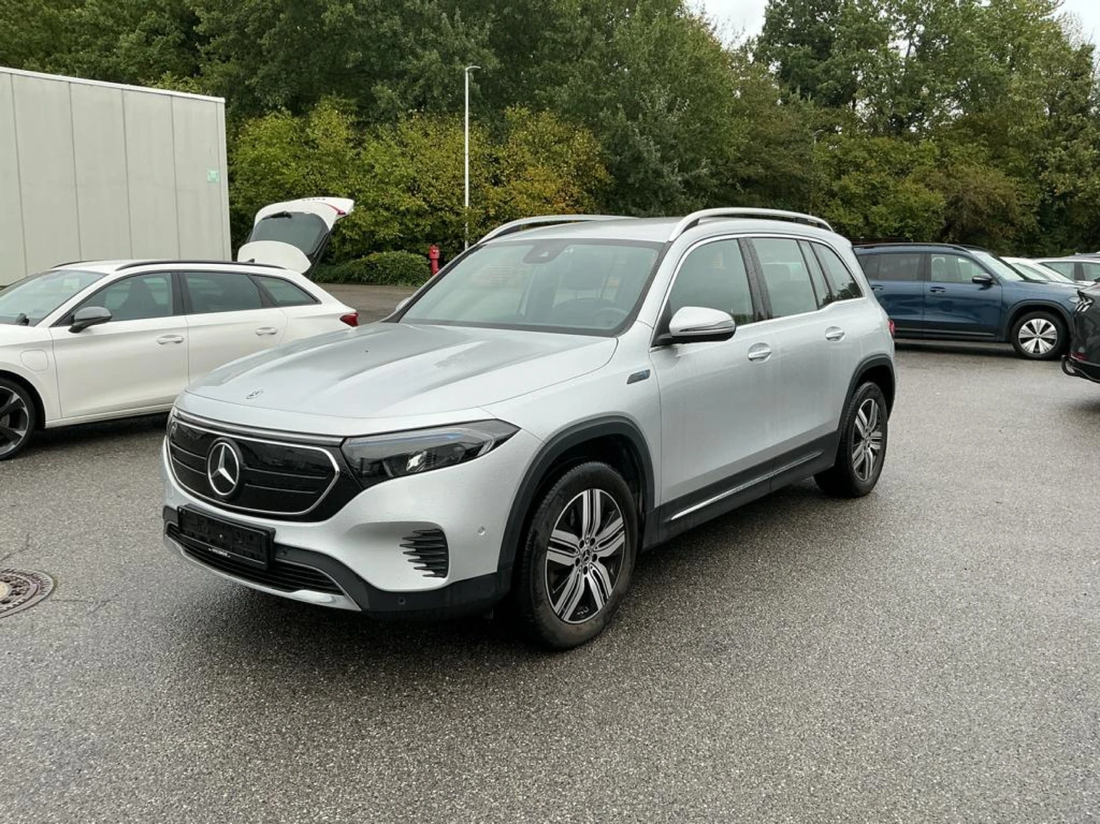 Mercedes-Benz EQB 300 4Matic Luxury Leather LED Navi | Mobile.bg � ����������� 2