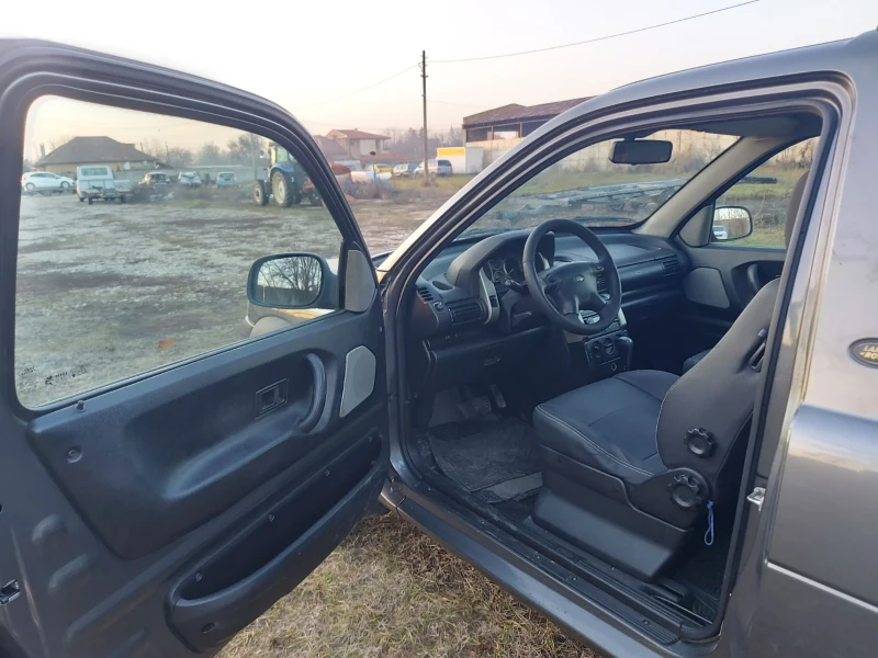 Land Rover Freelander 2.0 TD4 , снимка 8 - Автомобили и джипове - 48797924