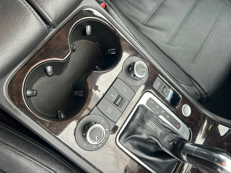 VW Touareg 4.2 V8, снимка 6 - Автомобили и джипове - 52295453