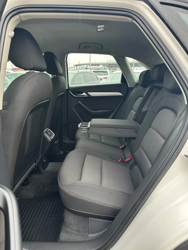 Audi Q3 2.0TDI, снимка 6 - Автомобили и джипове - 52874942