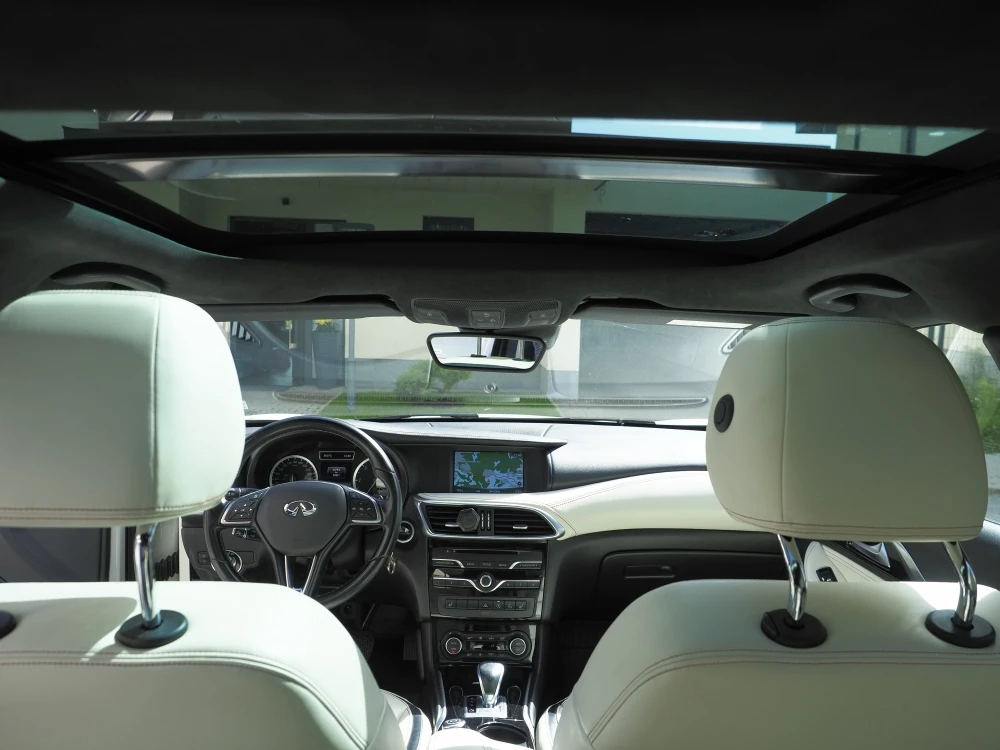 Infiniti Q30 Premium, Подгрев, Кожа, Bose - изображение 7
