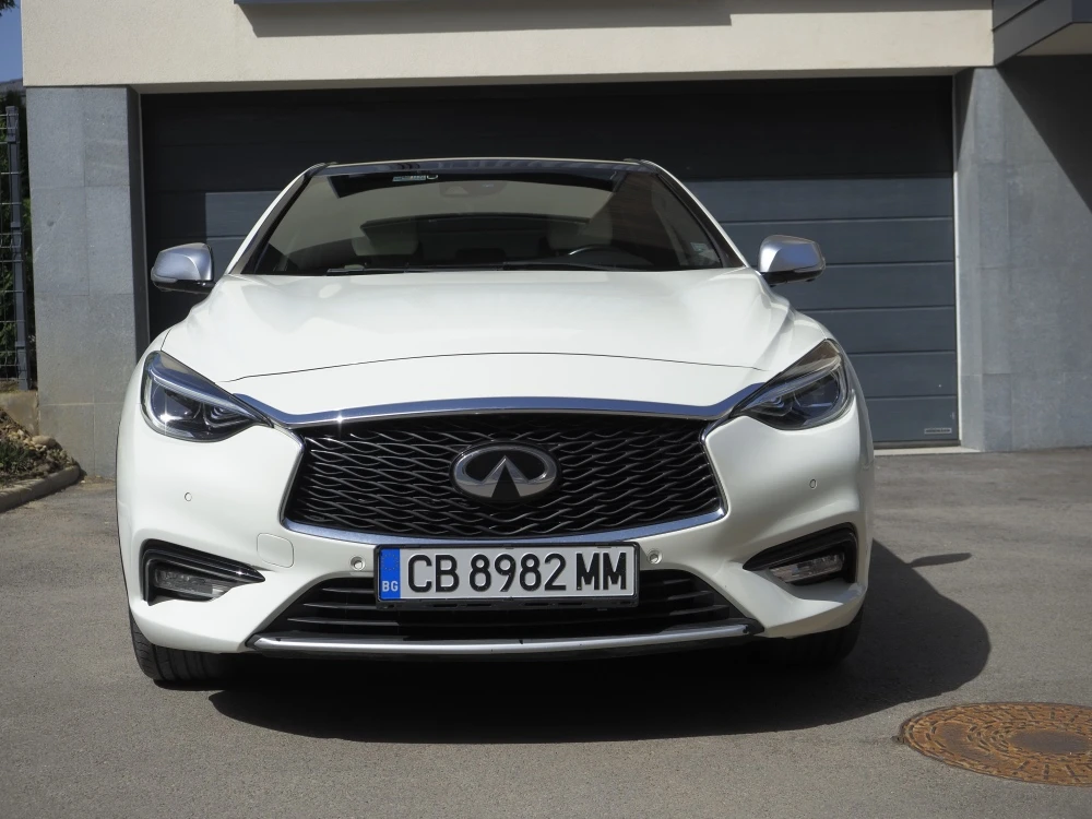 Infiniti Q30 Premium, Подгрев, Кожа, Bose - изображение 4