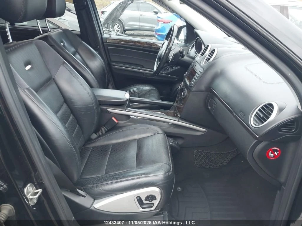 Mercedes-Benz ML 63 AMG * 4MATIC * CARFAX * БЕЗ ПЪРВОНАЧАЛНА ВНОСКА - изображение 5