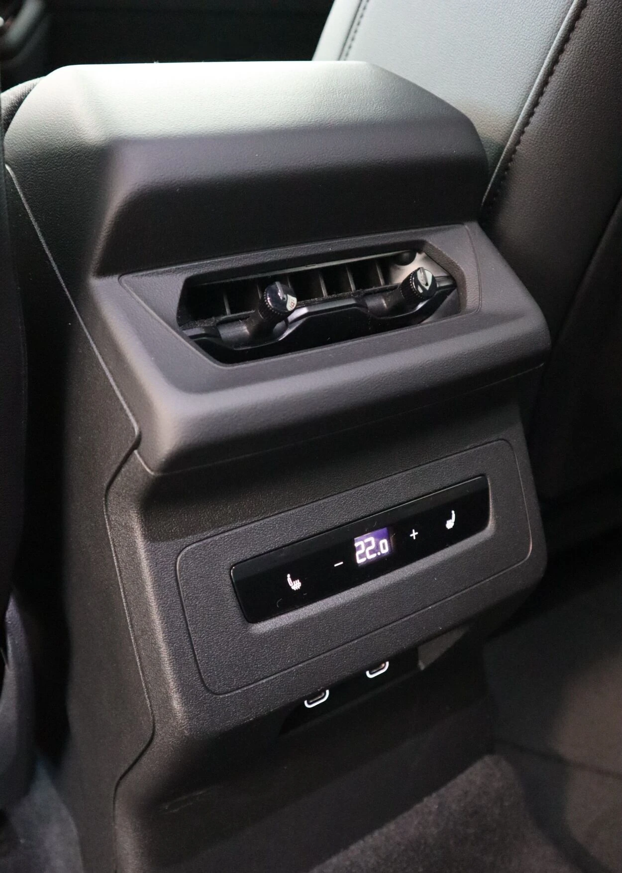 Audi Q6 e-tron Quattro - изображение 8