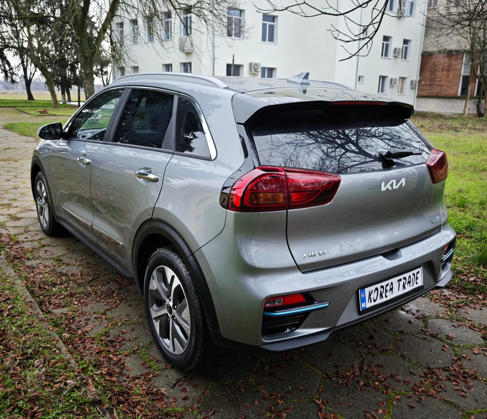 Kia Niro 64 kW , снимка 4 - Автомобили и джипове - 54845555