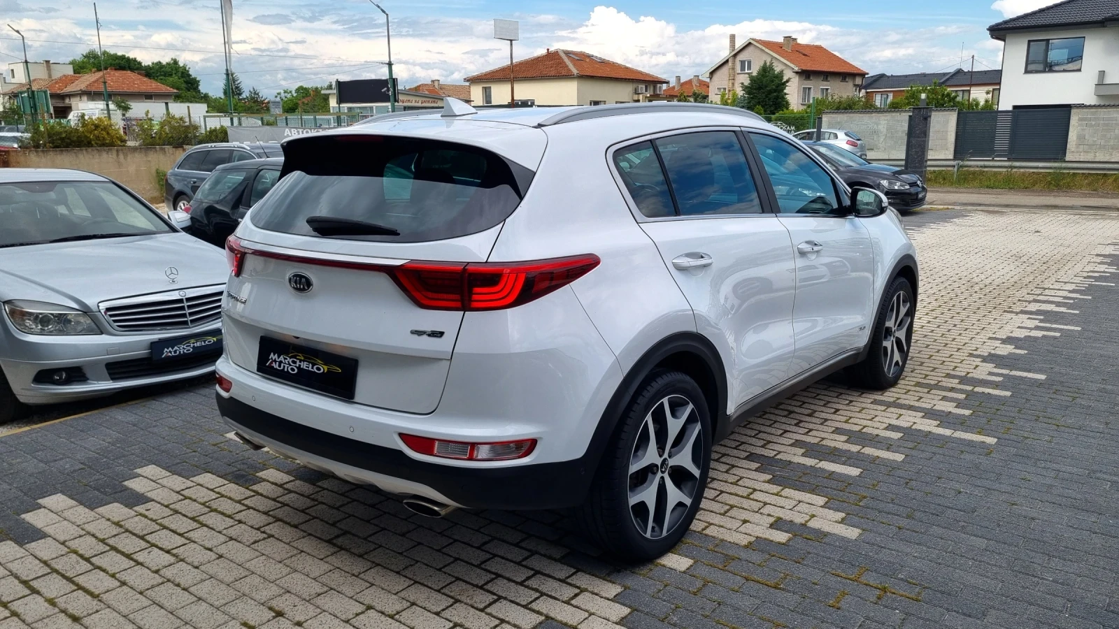 Kia Sportage 2.0CRDI* GT LINE* FULL* ПЪЛНА ГАРАНЦИЯ* , снимка 3 - Автомобили и джипове - 54638649