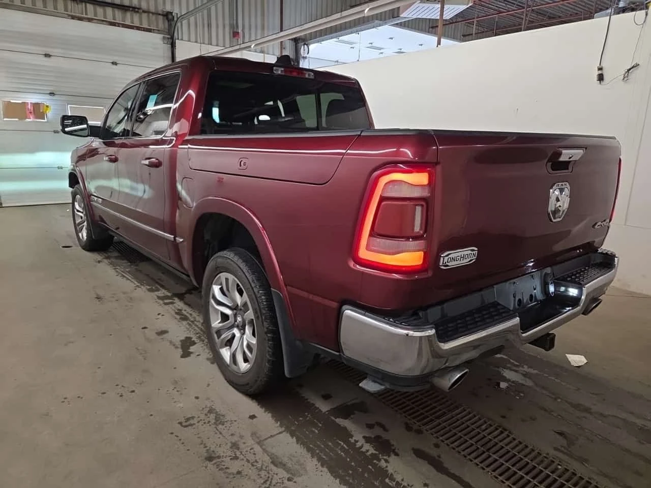 Dodge RAM 1500 * LONGHORN CREW CAB SHORT BED * CARFAX * �ne Owner | Mobile.bg � ����������� 5