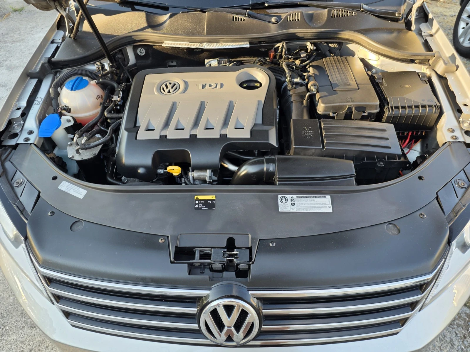 VW Passat 2.0TDI 140k.c. highline, снимка 16 - Автомобили и джипове - 55746217