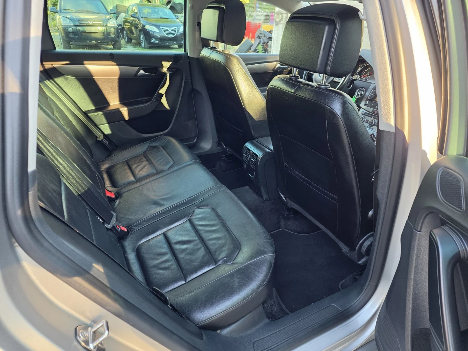 VW Passat 2.0TDI 140k.c. highline, снимка 9 - Автомобили и джипове - 55746217