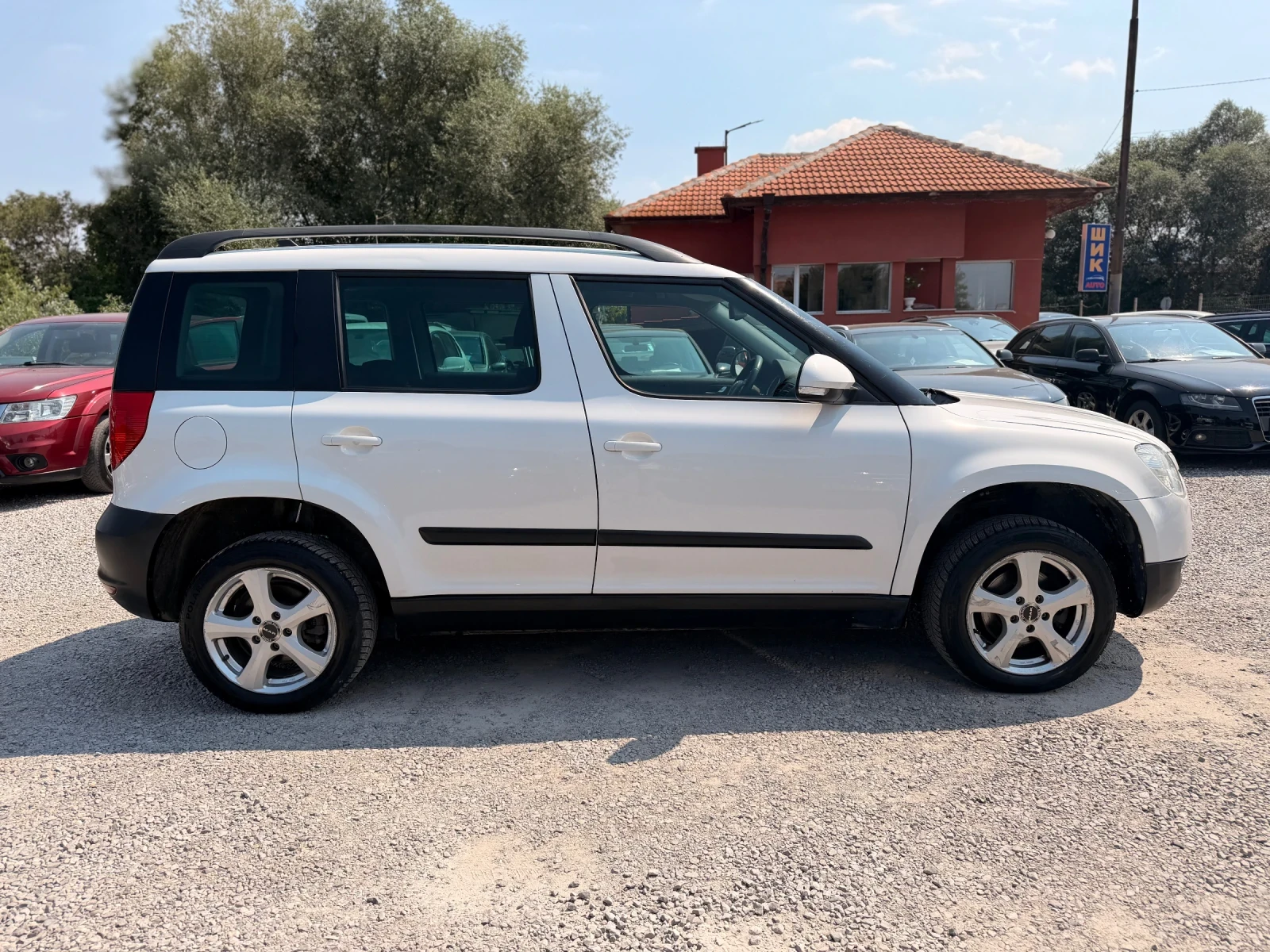 Skoda Yeti 2.0TDI/4x4/XENON/110kc, снимка 8 - Автомобили и джипове - 55768665