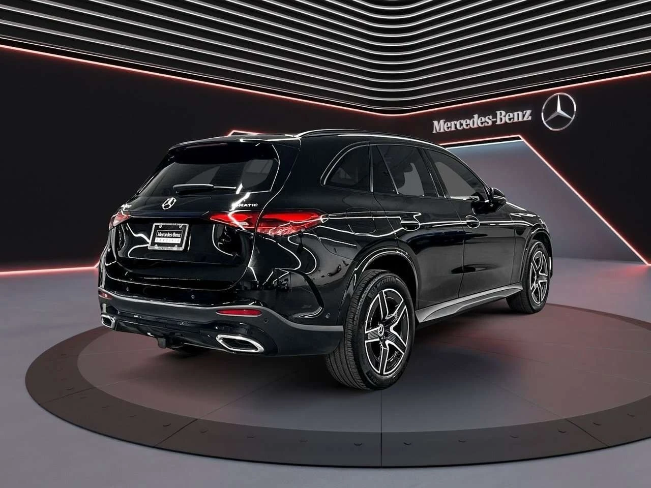 Mercedes-Benz GLC 300 | CARFAX | ГЛАВНО ПРЕДСТАВИТЕЛСТВО НА MERCEDES, снимка 4 - Автомобили и джипове - 56009934