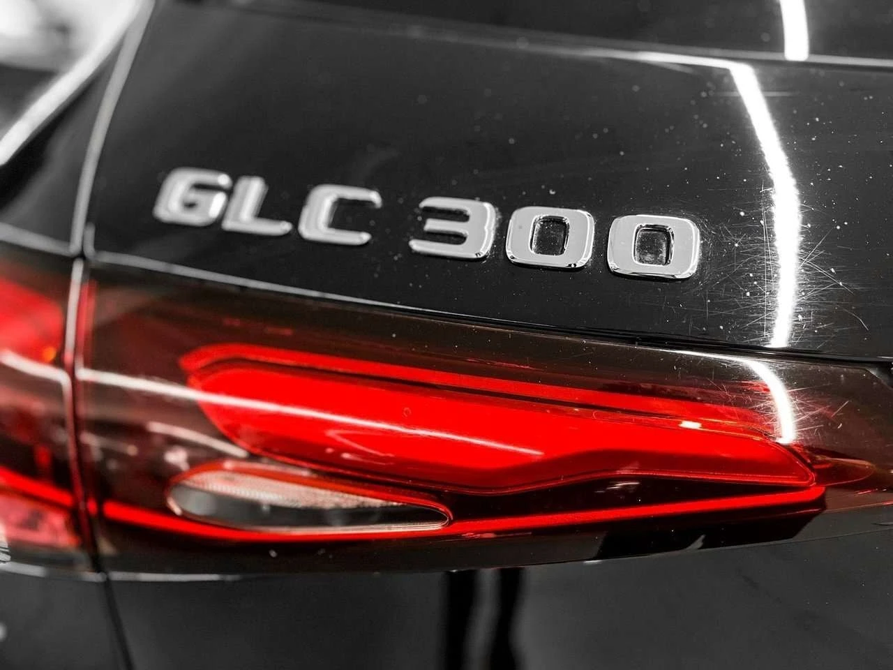 Mercedes-Benz GLC 300 | CARFAX | ГЛАВНО ПРЕДСТАВИТЕЛСТВО НА MERCEDES, снимка 8 - Автомобили и джипове - 56009934