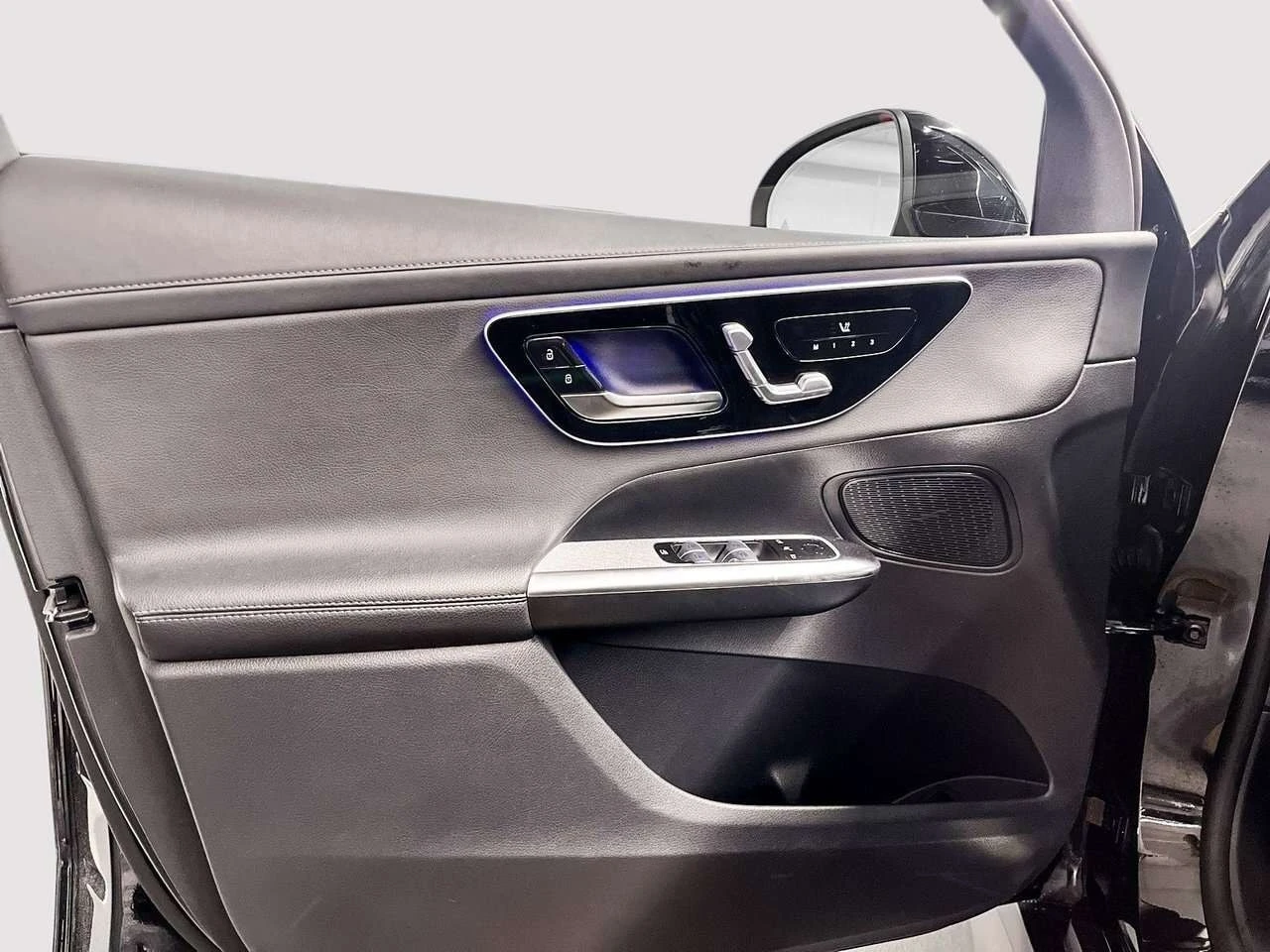Mercedes-Benz GLC 300 | CARFAX | ГЛАВНО ПРЕДСТАВИТЕЛСТВО НА MERCEDES, снимка 10 - Автомобили и джипове - 56009934