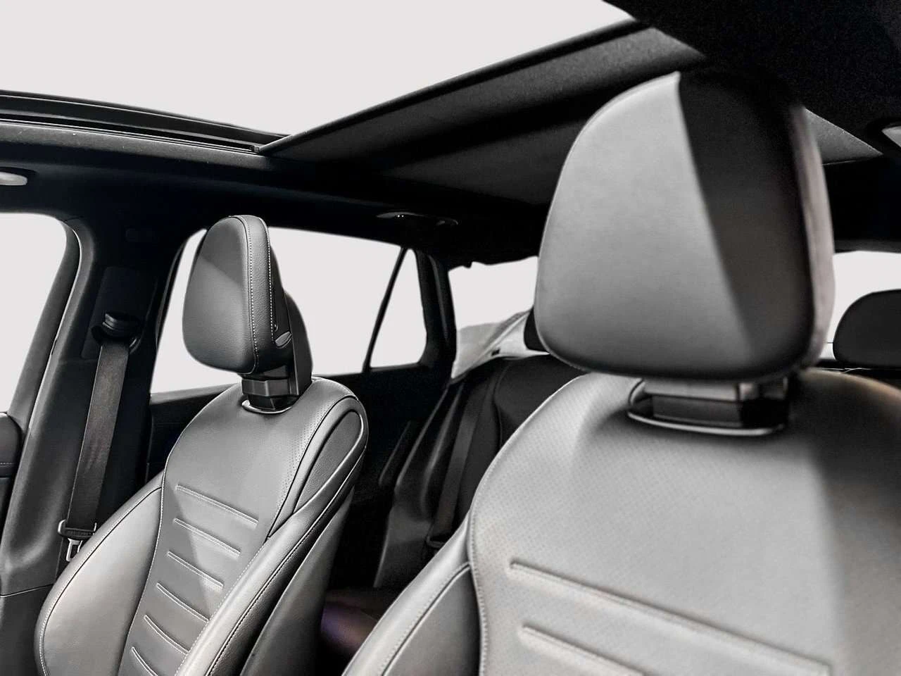 Mercedes-Benz GLC 300 | CARFAX | ГЛАВНО ПРЕДСТАВИТЕЛСТВО НА MERCEDES, снимка 15 - Автомобили и джипове - 56009934