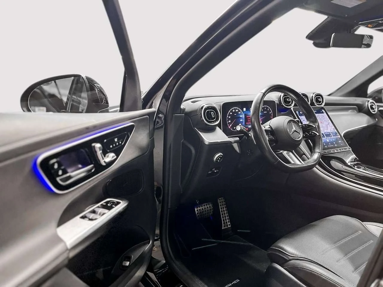 Mercedes-Benz GLC 300 | CARFAX | ГЛАВНО ПРЕДСТАВИТЕЛСТВО НА MERCEDES, снимка 11 - Автомобили и джипове - 56009934