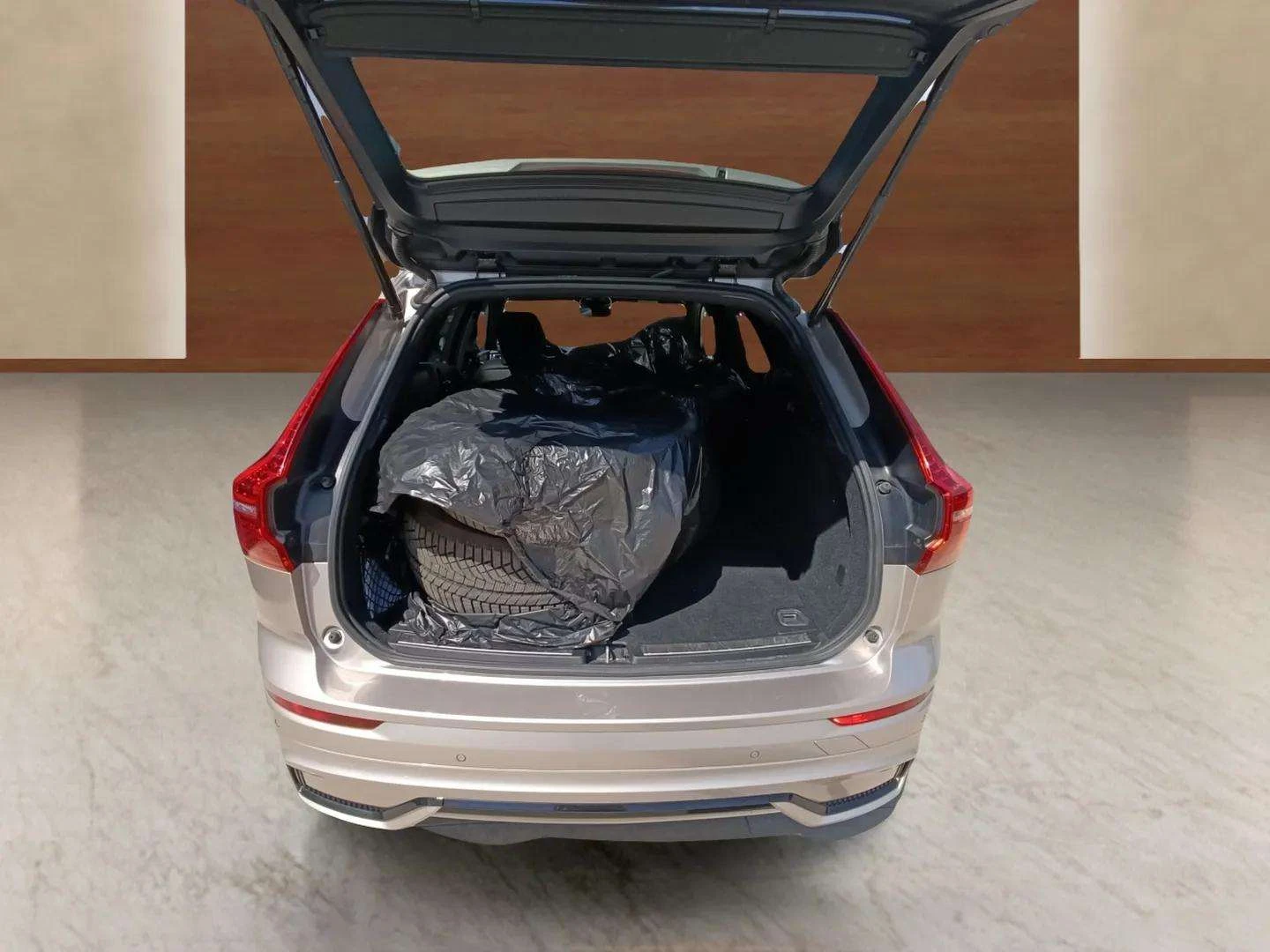 Volvo XC60 2, 0 T6, снимка 11 - Автомобили и джипове - 56012651