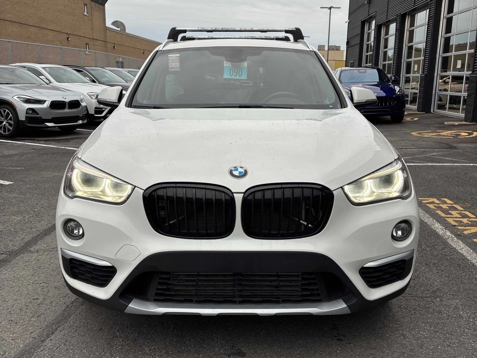 BMW X1 * xDrive28i * АВТОКРЕДИТ БЕЗ ПЪРВОНАЧАЛНА ВНОСКА, снимка 2 - Автомобили и джипове - 56018531