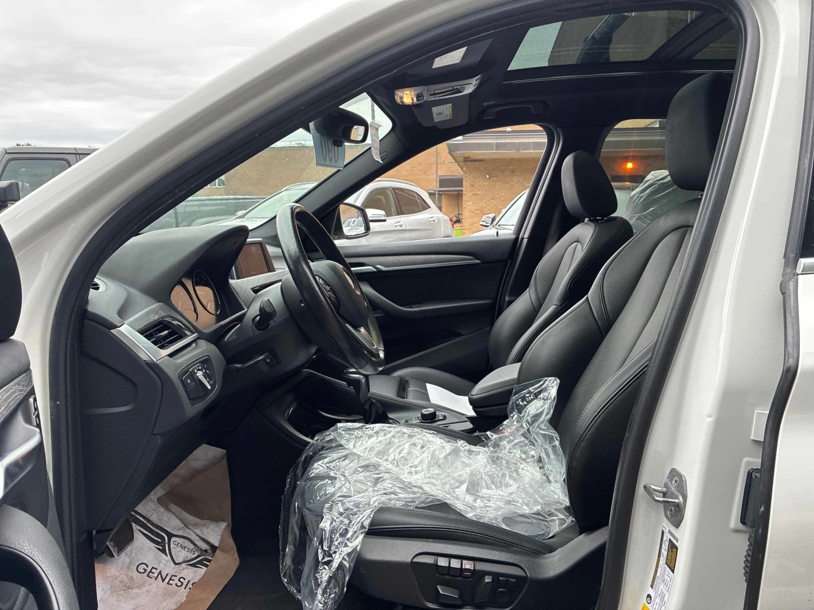BMW X1 * xDrive28i * АВТОКРЕДИТ БЕЗ ПЪРВОНАЧАЛНА ВНОСКА, снимка 8 - Автомобили и джипове - 56018531