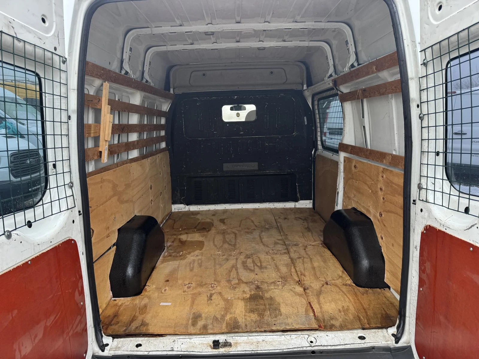 Ford Transit 260S FD VAN LR4.23 - изображение 10