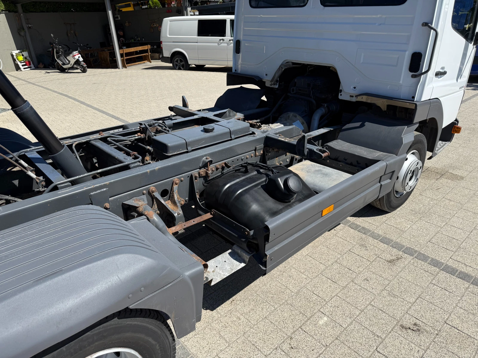 Mercedes-Benz Atego 818 4.00м. х 2.30м. 3-местен  - изображение 9