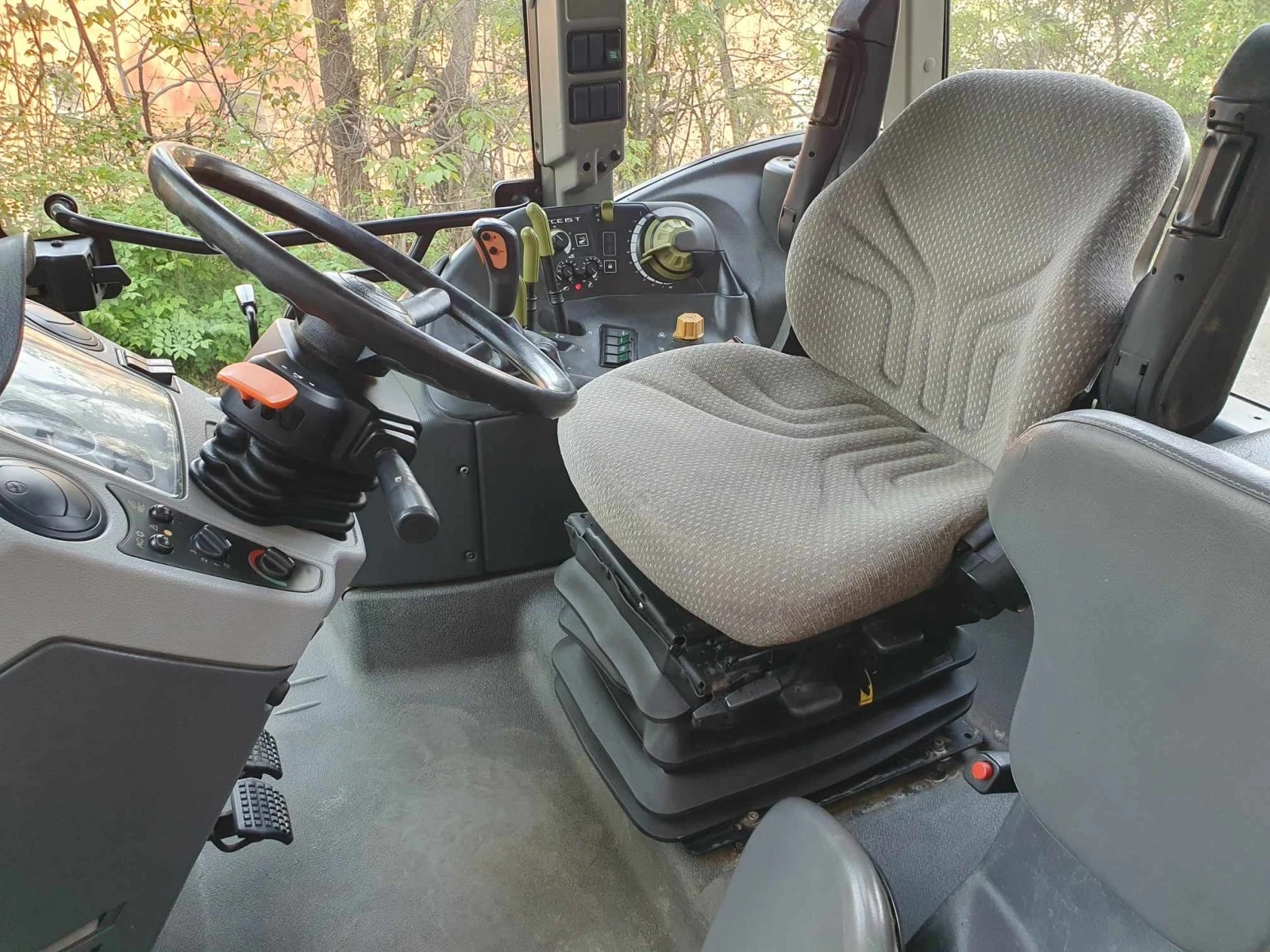 Трактор Claas ARION 610 C - изображение 9