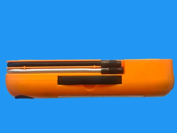 Цена - 25евро. Оригинален компресор за автомобилни гуми + Лепило/Пяна, снимка 5 - Части - 52007057