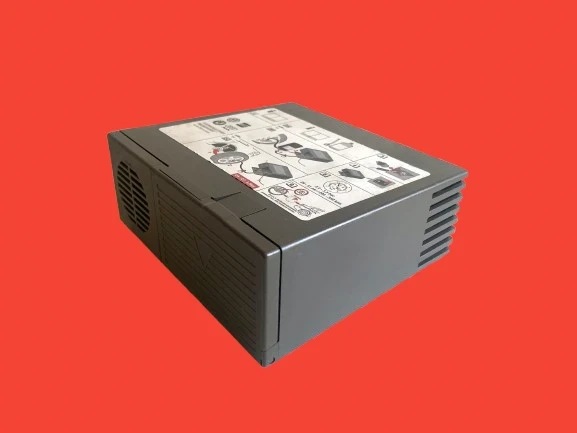 Цена - 25евро. Оригинален компресор за автомобилни гуми + Лепило/Пяна, снимка 3 - Части - 52007057