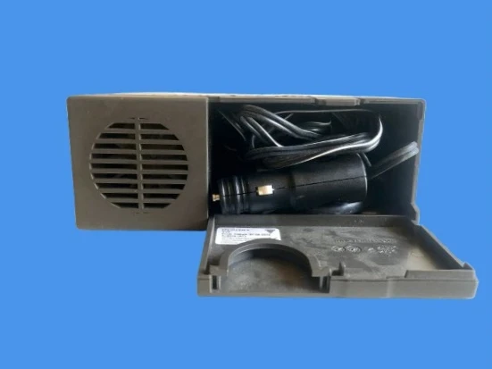 Цена - 25евро. Оригинален компресор за автомобилни гуми + Лепило/Пяна, снимка 5 - Части - 52007057