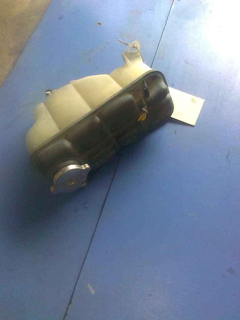 Разширителен съд за Мерцедес Ц220 ЦДИ 99г.