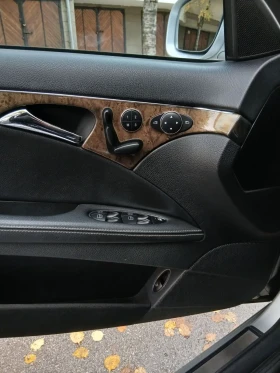 Mercedes-Benz E 320 CDI, снимка 9
