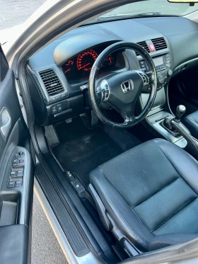 Honda Accord 2.2 140кс * Кожа* Круиз Контрол, снимка 9