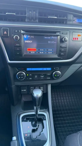 Toyota Auris 1.6 АВТОМАТИК , снимка 13
