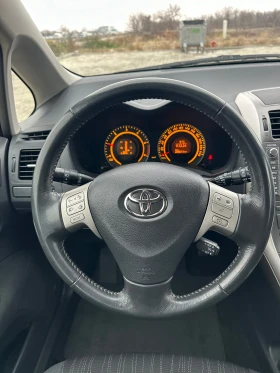 Toyota Auris 2.0D4d/126кс/Навигация/KeYless Go/Ксенон/Германия, снимка 9