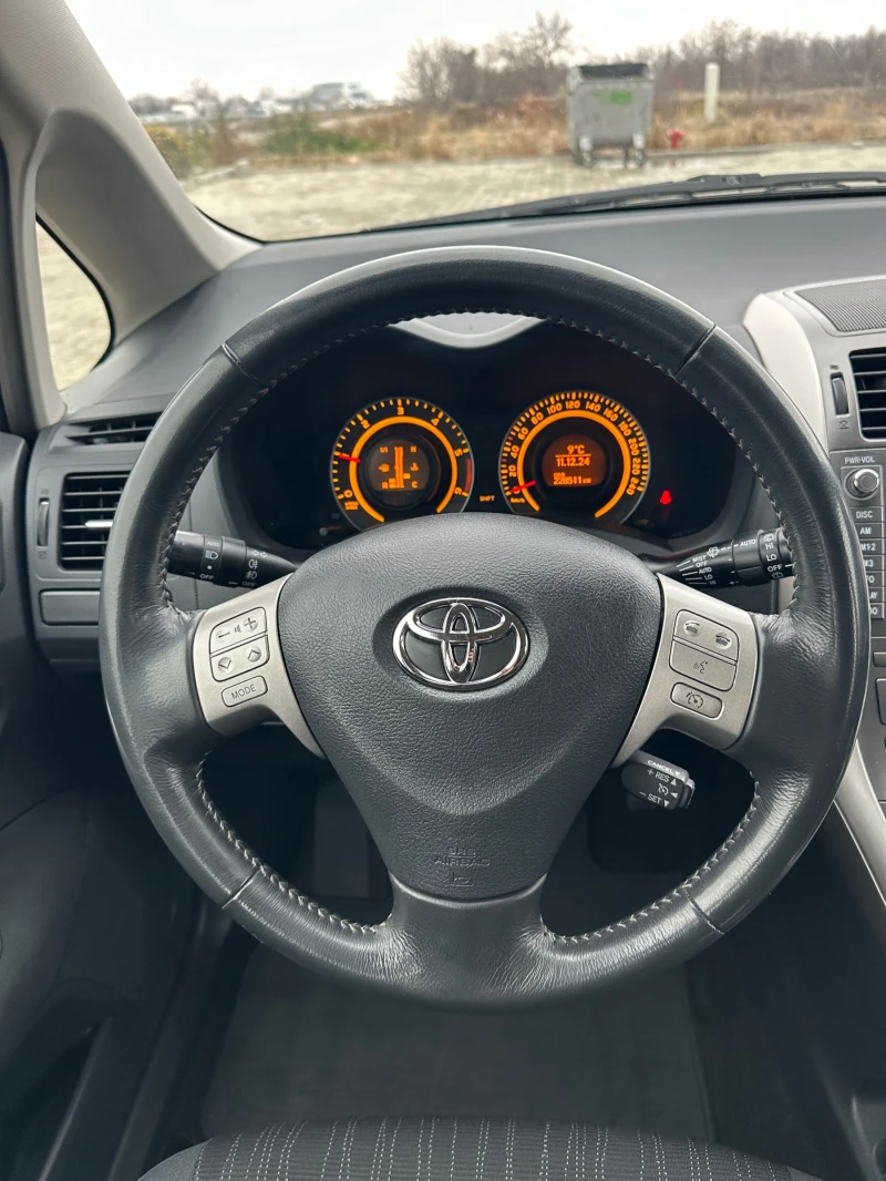 Toyota Auris 2.0D4d/126кс/Навигация/KeYless Go/Ксенон/Германия, снимка 9 - Автомобили и джипове - 48309598