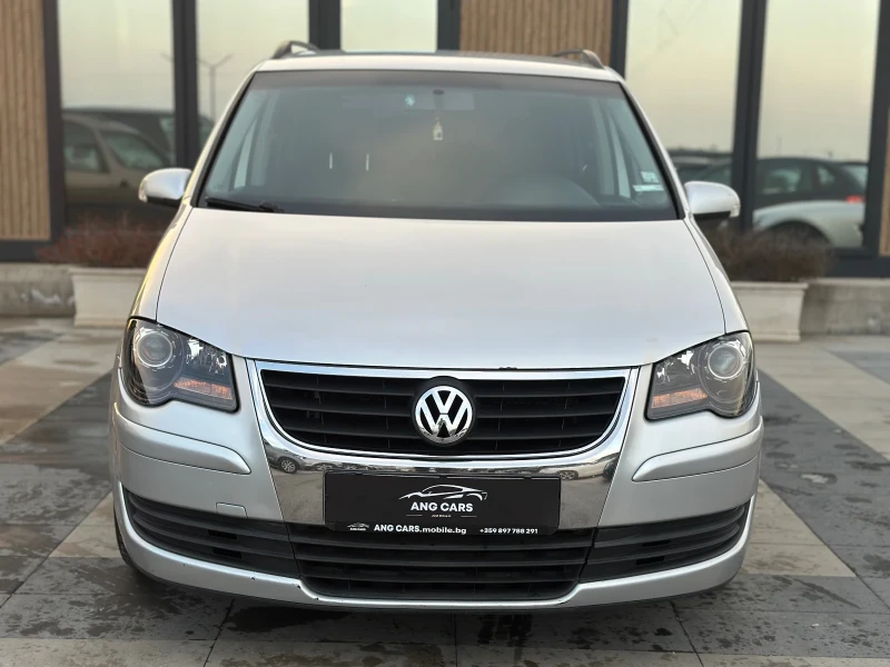 VW Touran * 2.0TDI* DSG* 7 местен* , снимка 3 - Автомобили и джипове - 48868189