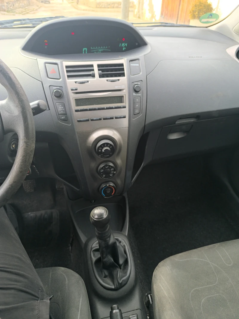 Toyota Yaris, снимка 10 - Автомобили и джипове - 49152830