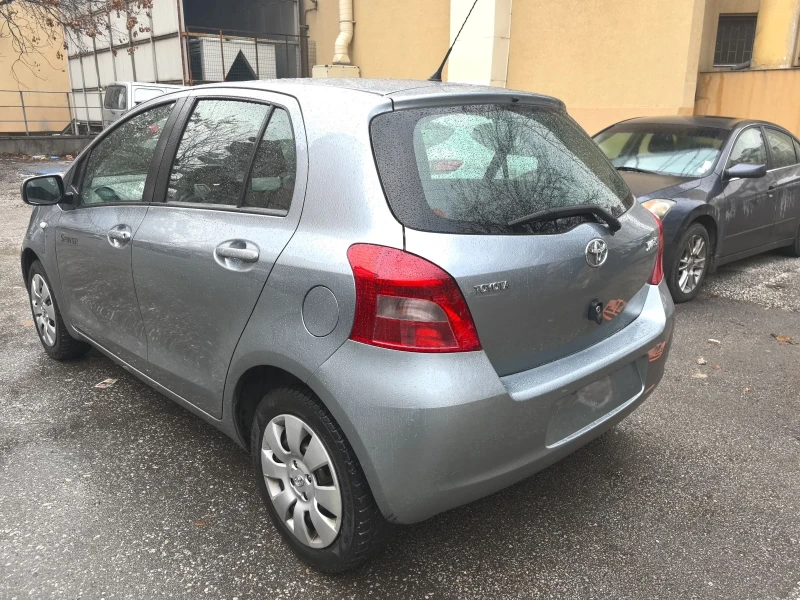 Toyota Yaris 1.0 бензин , снимка 1 - Автомобили и джипове - 49304131