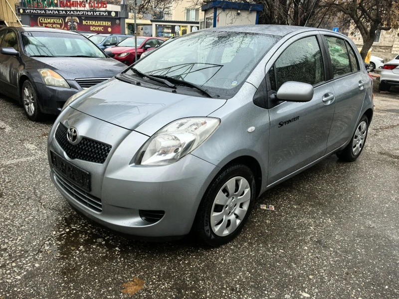 Toyota Yaris 1.0 бензин , снимка 6 - Автомобили и джипове - 49304131