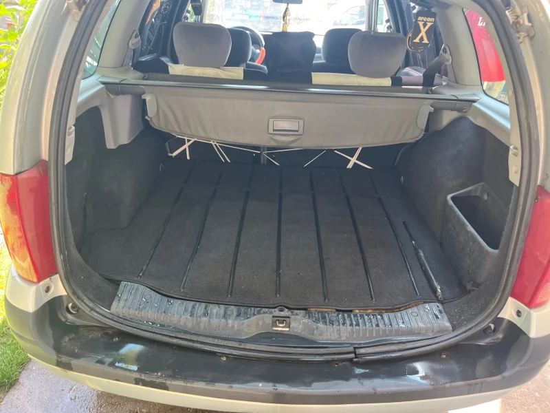 Renault Megane 1.6i, снимка 9 - Автомобили и джипове - 51642798