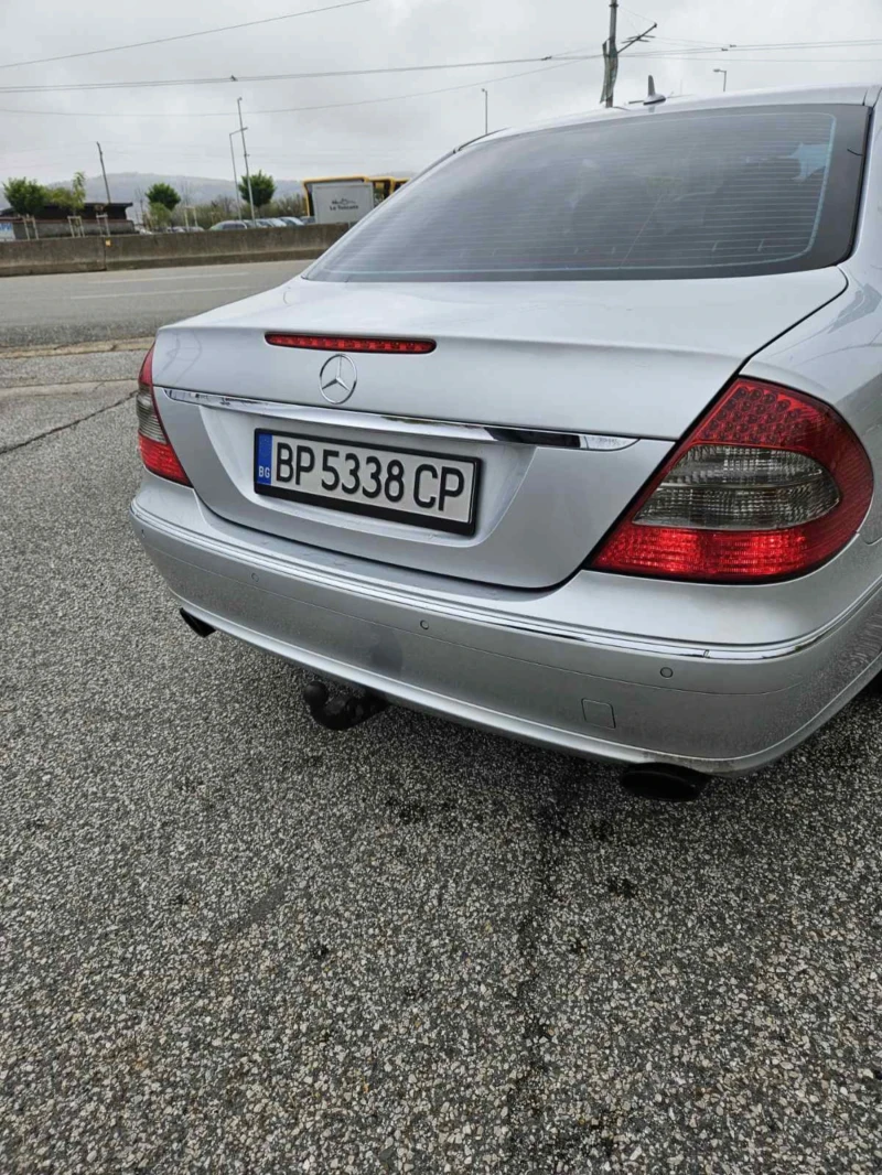 Mercedes-Benz E 320 CDI, снимка 10 - Автомобили и джипове - 52821273
