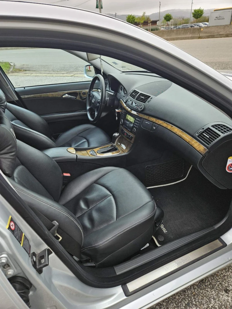 Mercedes-Benz E 320 CDI, снимка 5 - Автомобили и джипове - 52821273